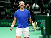 Matteo Berrettini slaví vítzství v rámci Davis Cupu.