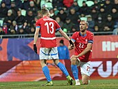 David Doudra pomáhá na nohy Tomái Soukovi.