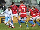 Nicolas Giacopetti se snaí dostat mí z houfu eských hrá.