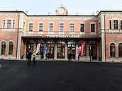 Nádraí ve Frantikových Lázních záí novotou.