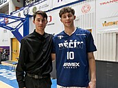 Dín, 12. 11. 2025, BK Dín - Sluneta Ústí nad Labem, utkání NBL. Vlevo Jakub...