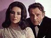 Elizabeth Taylorová a Richard Burton v roce 1962, kdy jet nebyli manelé....