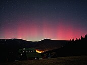 Unikátní polární zá�e byla k vid�ní i v �eské republice. (12. listopadu 2025)