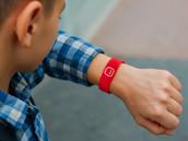 Platební náramek od Komerní banky je chytrý dárek, který nauí dti hospodait...