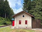 Spolek nádraí postupn opravuje. Promnná je u i vechtrovna. 