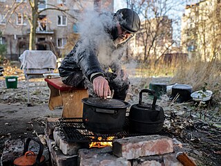 Ruské údery odízly mnoho Ukrajinc od elektiny, na adu pichází plyn. Mnozí...