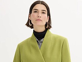 I kdy� je �erný nebo hn�dý kabát sázkou na jistotu, chybu neud�láte, ani kdy�...