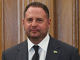 Ukrajinský prezident Volodymyr Zelenskyj a �éf jeho prezidentské kancelá�e...