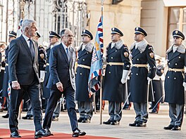 Prezident Petr Pavel a jeho manelka Eva pivítali na Praském hrad albánského...