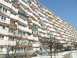 Masivní rozm�ry a délka stavby na dohled pob�e�í m�ní klimatické podmínky v...