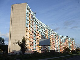 V podobných liniových stavbách, falowcích, se Polsko zhlédlo v 60. a 70. letech...