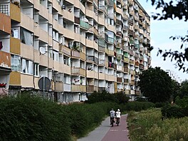 Hovo�í se o n�m jako o �m�st� ve m�st� nebo �m�st� v jednom obytném bloku�....