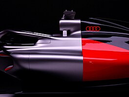 Zhruba v polovin� formule Audi se objevuje barevný p�ed�l.