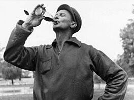 P�ed 110 lety do�lo k patentu na láhev Coca-Coly jak ji známe dnes.