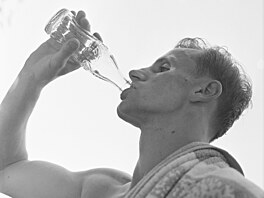 P�ed 110 lety do�lo k patentu na láhev Coca-Coly jak ji známe dnes.