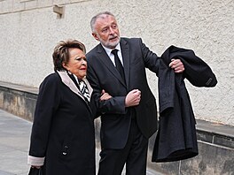 Here�ka Ji�ina Bohdalová na Hrad dorazila s doprovodem.(15. listopadu 2025)