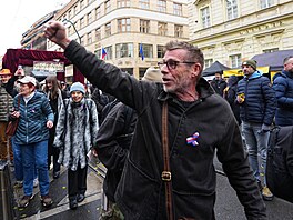 �esko si p�ipomíná výro�í sametové revoluce. (17. listopadu 2025)