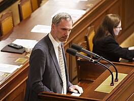 Jednání Poslanecké sn�movny. Na snímku hovo�í Zden�k H�ib (Piráti). (11....