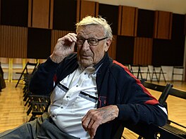 Malí, grafik a ilustrátor Oldich Jelínek.