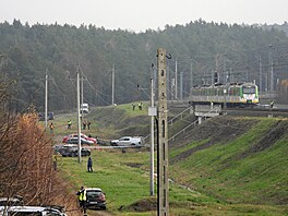 Poláci vyetují výbuch na elezniní trati VaravaLublin v obci Mika, mluví o...