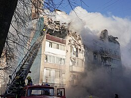 Rusko zaútoilo na ukrajinský Ternopil, zasáhlo i nkolikapodlaní budovy. (19....