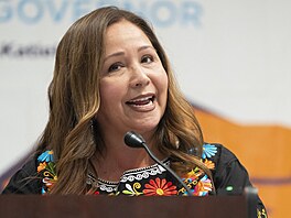 Demokratka Adelita Grijalvaová se ujme mandátu po zvolení do americké Snmovny...