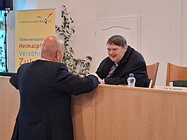 Bernd Posselt, pedák Sudetských Nmc, na pednáce a následné debat v Brn....