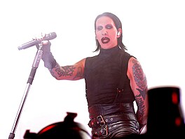 Marilyn Manson je dosud jediným stálým �lenem stejnojmenné skupiny. Jeho alba...