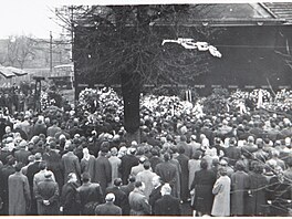 Smute�ní setkání se vzpomínkou na �elezni�ní ne�t�stí ze 14. listopadu 1960 u...
