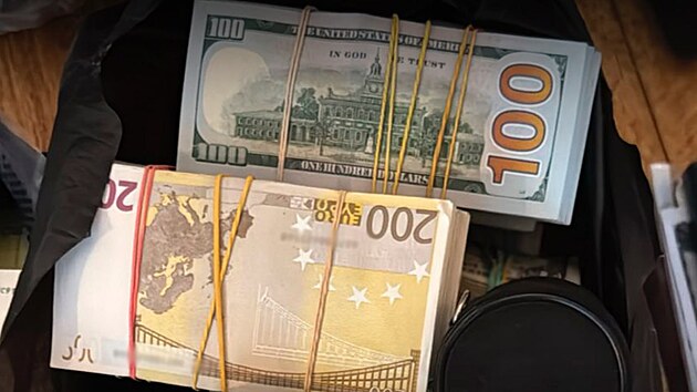 Ukrajinsk� protikorup�n� agentura provedla z�tah proti korup�n�m struktur�m v energetick�m sektoru. (10. listopadu 2025)