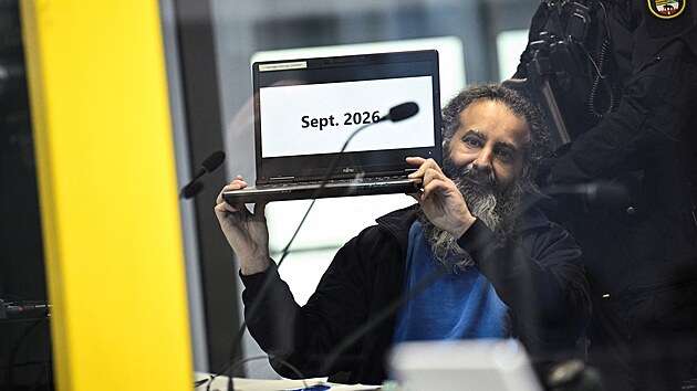 V Magdeburku za�al soud se sa�dskoarabsk�m l�ka�em ob�alovan�m z lo�sk�ho �toku na v�no�n� trhy v centru m�sta. (10. listopadu 2025)