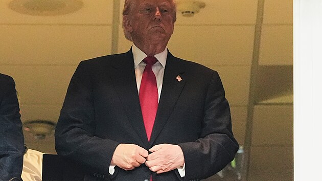 Americk� prezident Donald Trump p�i z�pase NFL mezi Washingtonem a Detroitem. (9. listopadu 2025)