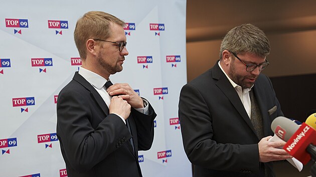 Tiskov� konference poslaneck�ho klubu TOP 09. Na sn�mku (zleva) p�edseda TOP 09 Mat�j Ond�ej Havel a Jan Jakob. (11. listopadu 2025)