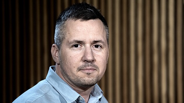 Podplukovn�k Ond�ej Kapr z ��adu krimin�ln� policie P�R je hostem Rozst�elu na t�ma podvodn�ch telefon�t�. (11. listopadu 2025)