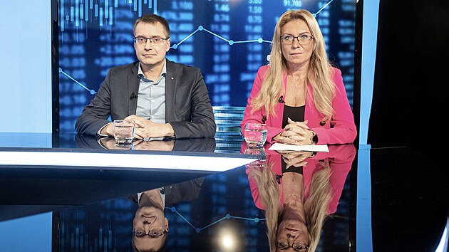 Hosty po�adu Kulat� st�l na t�ma Investice 2026 jsou Martin Ma��t, ekonom Partners a Denisa Rohanov�, stockX. (10. listopadu 2025)