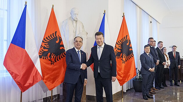 P�edseda Poslaneck� sn�movny Tomio Okamura se setkal s prezidentem Alb�nsk� republiky Bajramem Begajem p�i ofici�ln� n�v�t�v�. (19. listopadu 2025)