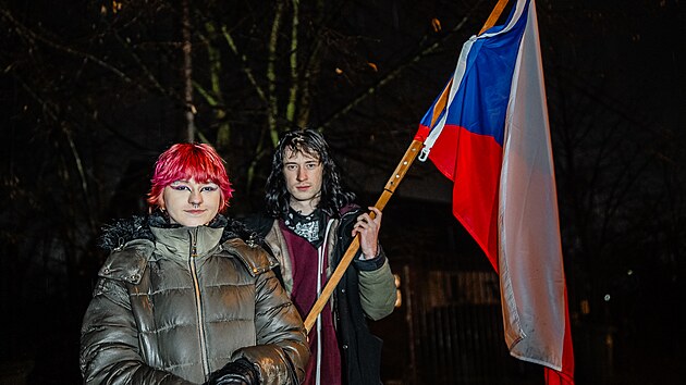 Oslavy v�ro�� 17. listopadu 1989 se odehr�ly tak� v ostravsk�ch Mari�nsk�ch Hor�ch v osad� Bed�i�ka, kde aktivist� br�n� bour�n� domu. (17. listopadu 2025)