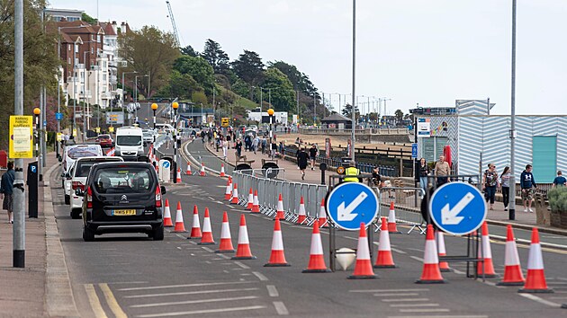 ���ka j�zdn�ch pruh� je v Brit�nii mo�n� v�t��m probl�mem pro �idi�e ne� pro jejich automobily.