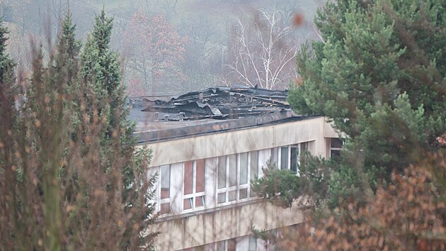 Po��r St�edn� �koly pedagogick� a soci�ln� ve Zl�n� zlikvidovali hasi�i z pond�l� na �ter�. D�ti dostaly na �ter� a st�edu �editelsk� volno. (11. listopadu 2025)