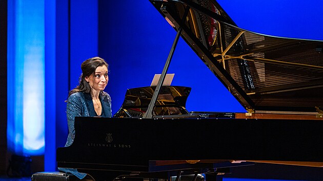 Pianistka Julianna Avd�jeva koncertovala v pra�sk�m Rudolfinu na Klav�rn�m festivalu Rudolfa Firku�n�ho.