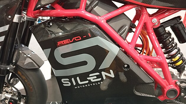 Sv�tov� premi�ra elektrick�ho motocyklu SILEN Revo-1 na veletrhu e-SALON v Praze