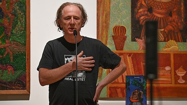 Şair Souček, ben kitap toplamıyorum, onlar beni topluyor diyor