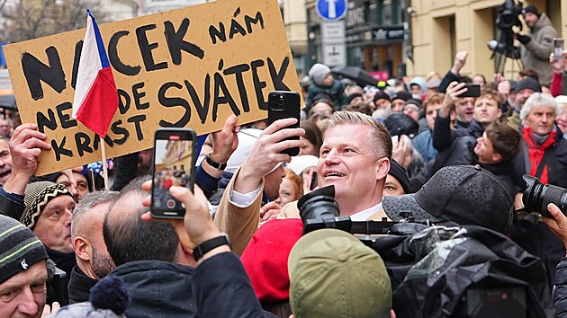 esko si pipomíná výroí sametové revoluce. Na snímku Filip Turek (Motoristé...