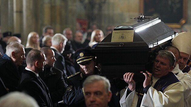 V katedrále sv. Víta na Praském hrad se veejnost, církev i pedstavitelé...