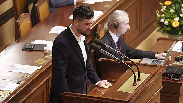 Jedn�n� Poslaneck� sn�movny. Na sn�mku hovo�� Mat�j Gregor (Motorist� sob�). (11. listopadu 2025)