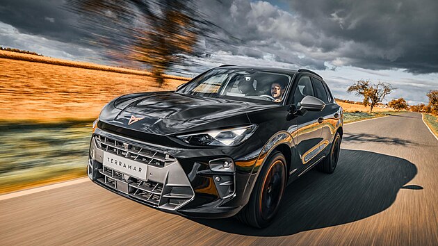 CUPRA p�edstavila nov�ho �lena kmene: re�is�ra Ji��ho M�dla.