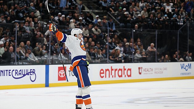 Matthew Schaefer se raduje z vítzné trefy proti Utahu.