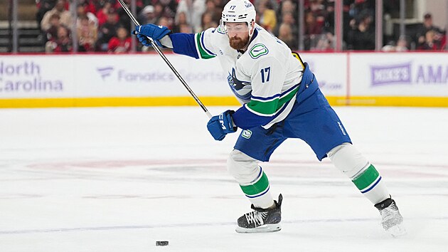 Vancouver oyuncu teklif ediyor. Hronek, Chytil veya Kämpf'a ne dersiniz?