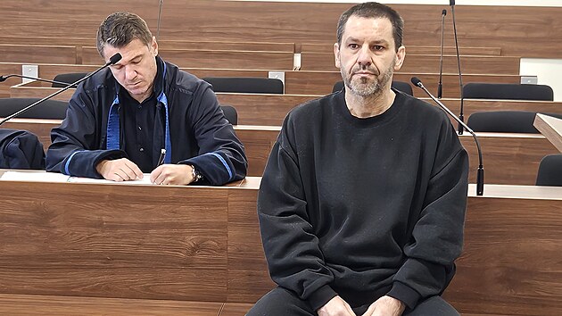 Ob�alovan� slovensk� pilot Vladim�r Budiak v jednac� s�ni Krajsk�ho soudu v Ostrav�. (18. listopadu 2025)