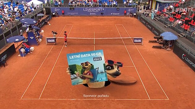 Virtu�ln� grafika se vyu��v� hlavn� b�hem p��m�ch p�enos� sportovn�ch utk�n� k zn�zorn�n� sestavy t�m�, rozboru zaj�mav�ch situac� ale i reklam�